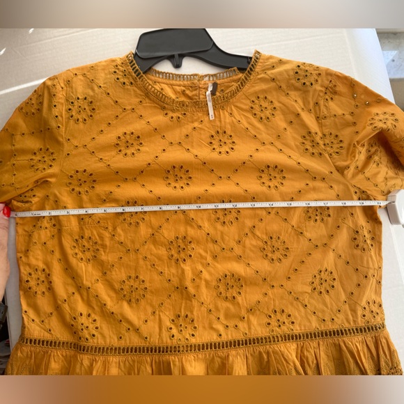 FREE PEOPLE RUFFLE EYELET TOP. MERCI BEAUCOUP BELL SLEEVE BLOUSE. EXCELLENT COND - Picture 10 of 16